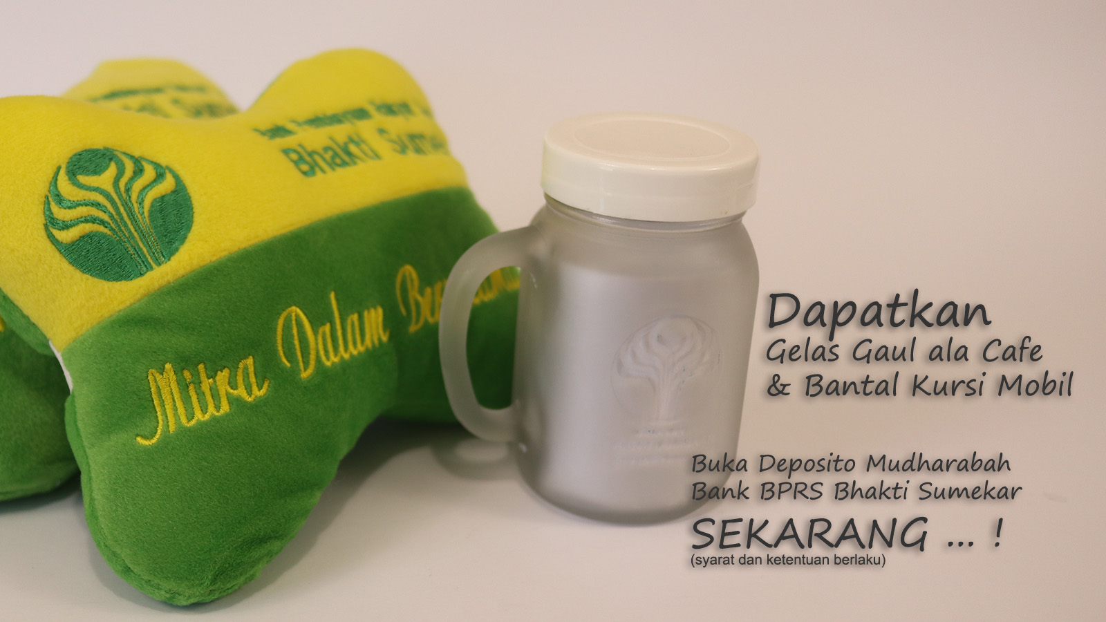 Ingin gelas gaul ala cafe dan bantal kursi mobil yang lembut?
